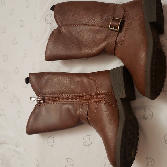 OshKosh brown tall faux leather boots. 6C. - Picture 3 of 4